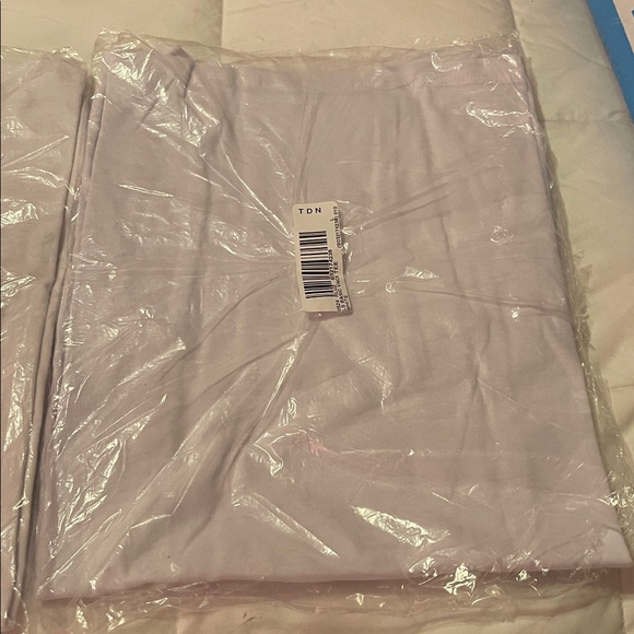 Ambiance White Long Sleeve V-Neck T-Shirt Lg NWT - Picture 2 of 6